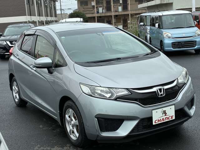 陸運局指定の自社工場にて、納車前に点検、整備を行い、交換時期の消耗部品は交換して、ご納車させて頂きます。お客様のカーライフが快適でありますように最善を尽くします。
