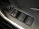 格納式リモコンドアミラーと、パワーウィンドウマスタースイッチです。車内の換気も運転席から簡単に行えます。