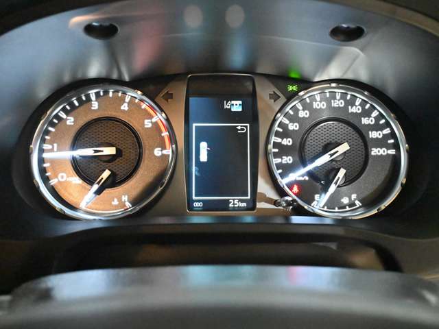 トヨタ ハイラックス 2.4 Z ディーゼルターボ 4WD JAOSリフトアップ レイズM9 OF 大阪府の詳細画像 その13