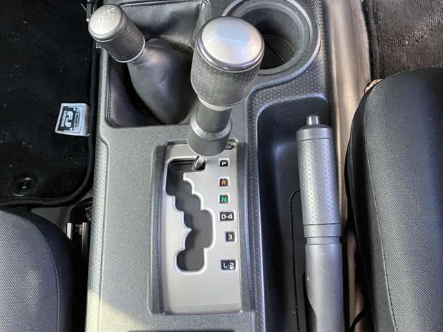 トヨタ FJクルーザー 4.0 ブラックカラーパッケージ 4WD 車検6年12月・バックカメラ・オートマ 長野県の詳細画像 その5