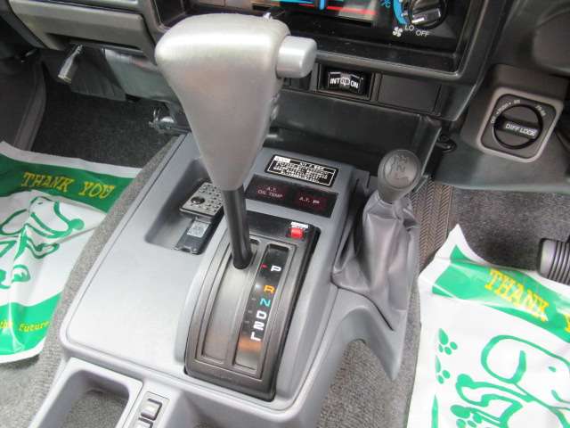 トヨタ ランドクルーザー70 4.2 ZX ディーゼル 4WD ウインチ サンルーフ アルミ 福岡県の詳細画像 その19
