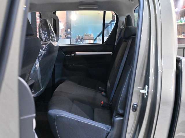 トヨタ ハイラックス 2.4 Z ディーゼルターボ 4WD ACCイージーアップ レイズ17アルミ 大阪府の詳細画像 その13