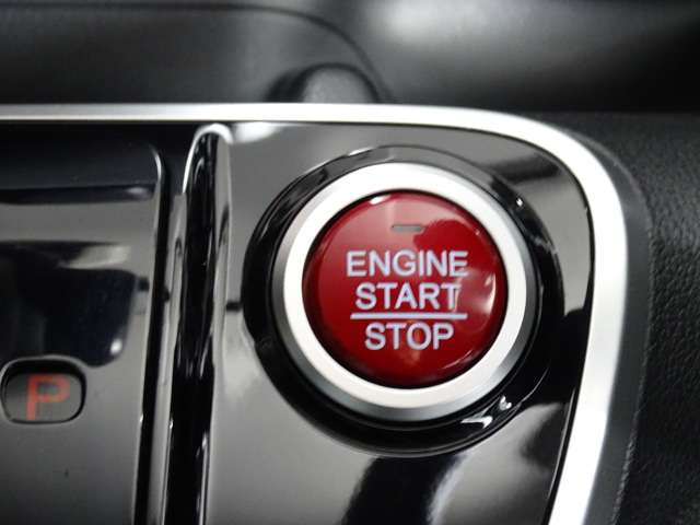 【エンジンスターター】鍵を取り出さなくても、ワンプッシュでエンジンのスタート、ストップが簡単にできて便利です。