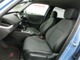 フロントシートは適度なホールド感のあるシートが運転を疲れにくく快適な乗車姿勢をサポートします。