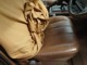シートリペアはされていますが、特に擦れやすい運転席には自作のシートカバーが。めくると相応のシワ・ヤレは見受けられますが、綺麗な部類かと。