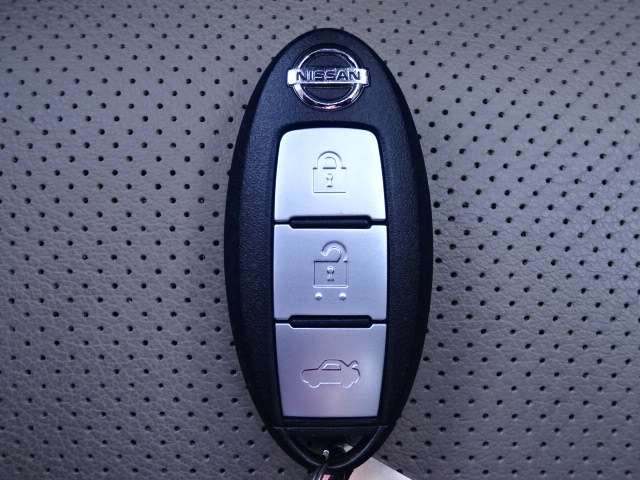 『インテリジェントキ－』機械的な鍵を使用せずに車両のドアの施錠／解錠、エンジン始動が可能なシステムです！
