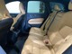 【リアシート】後部座席にもアームレスト及びドリンクホルダーが搭載されます。車内に散らばりがちな小物類をまとめて収納可能なポケットもきちんと設置されております。