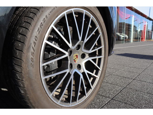 21インチ RS Spyder Designホイール アーチエクステンション/エクステリア同色付