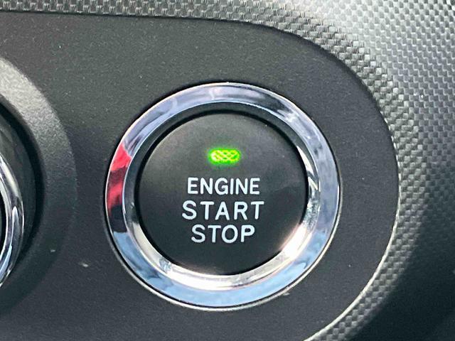 エンジン操作は、スイッチだけの”プッシュボタンスタート“を装備！もうバッグから鍵を取り出さなくてもいいんですよ♪その他、アイドリングストップなどの、主電源スイッチもご用意