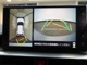 【パノラミックビューモニター】自動車を真上から見下ろした画像を表示でき、駐車時の強い味方で安心感も更に向上！