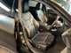 BMW i4はスポーツ性と快適性を両立させるために、防音ガラ...
