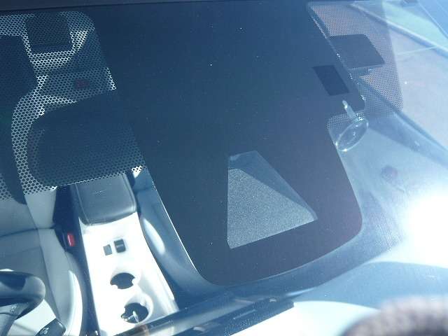 トヨタ プリウス 1.8 A プレミアム ツーリングセレクション E-Four 4WD 9インチSDナビフルセグ Bカメラ付 LED 埼玉県の詳細画像 その9