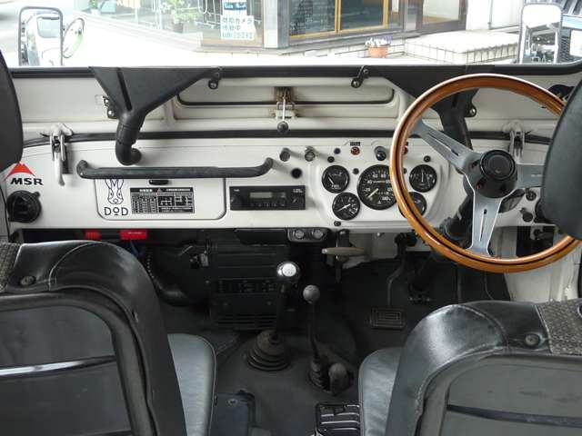 三菱 ジープ 2.7 ディーゼルターボ 4WD 純正幌 15インチアルミ 奈良県の詳細画像 その9