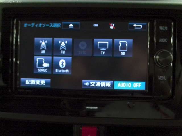嬉しい装備です♪フルセグTV・DVD再生・Bluetoothオーディオに対応しています！！