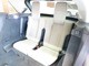 【電動サードシート メーカーオプション参考価264,000円】最大7名の乗車を可能にするサードシート。通常使用では格納することで、広々としたラゲッジスペースとしてお使いになれます。