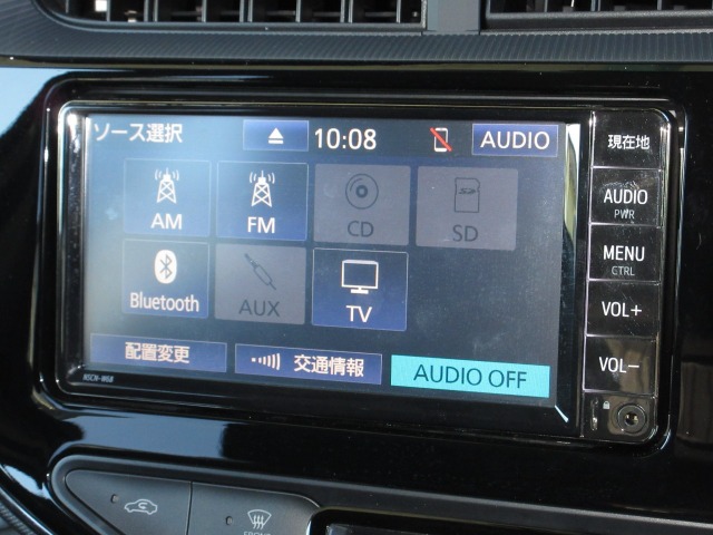 ナビゲーションはトヨタ純正SDナビ(NSCN-W68)を装着しております。ＡＭ、ＦＭ、ＣＤ、Bluetooth、ワンセグTVがご使用いただけます。初めて訪れた場所でも安心ですね！