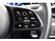 ハンドル右のボタンでは先行車を一定の速度で追従するＡＣＣ（アクティブクルーズコントロール）やスピードリミット機能を操作します。