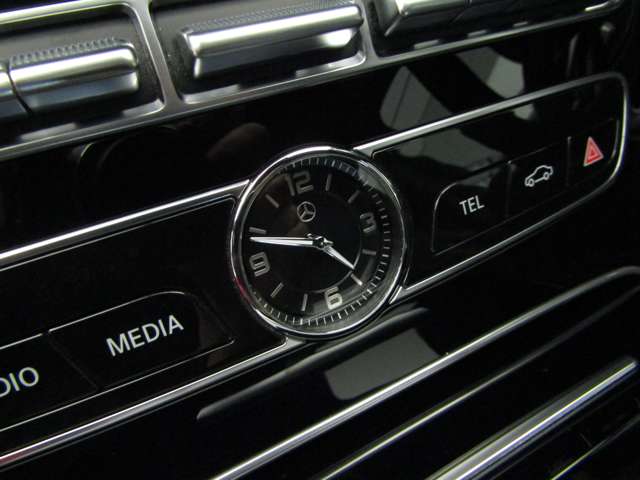 メルセデス・ベンツ Eクラスワゴン E200 4マチック アバンギャルド (BSG搭載モデル) AMGライン 4WD 弊社下取ドラレコ360℃カメラワンオナAAC 埼玉県の詳細画像 その15