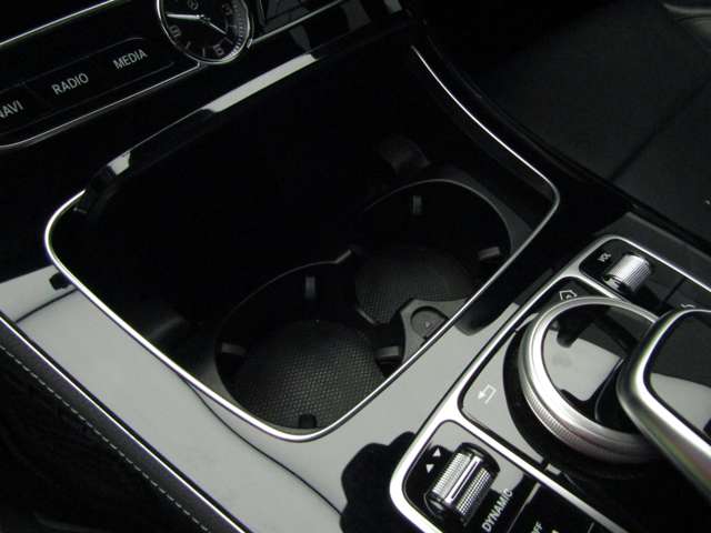 メルセデス・ベンツ Eクラスワゴン E200 4マチック アバンギャルド (BSG搭載モデル) AMGライン 4WD 弊社下取ドラレコ360℃カメラワンオナAAC 埼玉県の詳細画像 その16