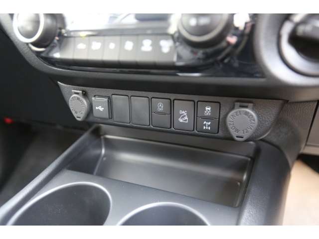 トヨタ ハイラックス 2.4 Z ディーゼルターボ 4WD 3型 登録済み未使用車 大阪府の詳細画像 その17
