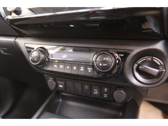 トヨタ ハイラックス 2.4 Z ディーゼルターボ 4WD 3型 登録済み未使用車 大阪府の詳細画像 その18