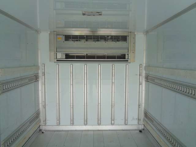 いすゞ フォワード 冷凍バン 格納PG ワイド/リーフサス 低温冷凍機 左サイドドア 兵庫県の詳細画像 その15