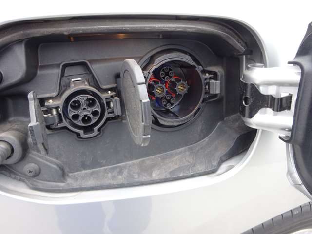 三菱 アウトランダーPHEV 2.4 G 4WD ナビTV 寒冷地仕様 クルコン LEDヘッド 埼玉県の詳細画像 その11