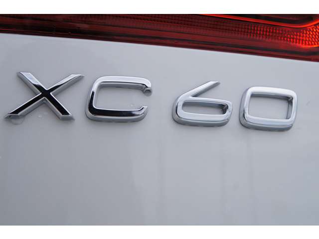 ボルボ XC60 リチャージ アルティメット T6 AWD プラグイン ハイブリッド 4WD サンル-フ/エアサス/Google/登録済未使用車 愛知県の詳細画像 その13