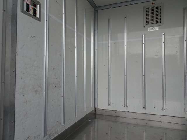 トヨタ ダイナ 冷蔵冷凍車・-22度・スタンバイ付・2室式 低温-22度設定 スタンバイ付 兵庫県の詳細画像 その20
