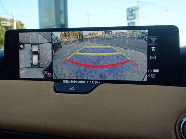 360°モニターが標準装備されておりますので、細い道や狭い駐車場でもラクラク♪ 視認性もバッチリです。