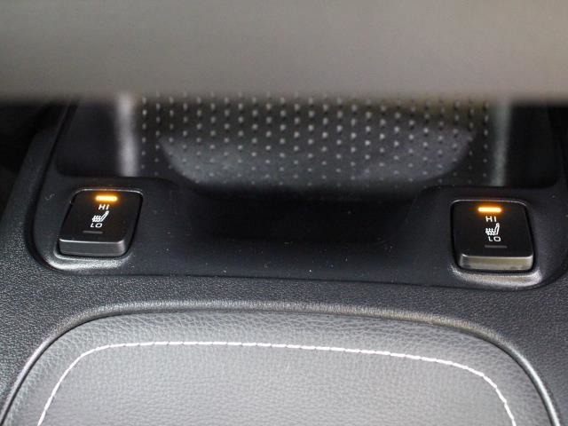 快適温熱シート（運転席・助手席）が装備され快適なドライブをサポートします。