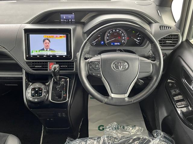 トヨタ エスクァイア 2.0 Gi プレミアムパッケージ ブラックテーラード 4WD 本州仕入れ ナビTV モデリスタフルエアロ 北海道の詳細画像 その17