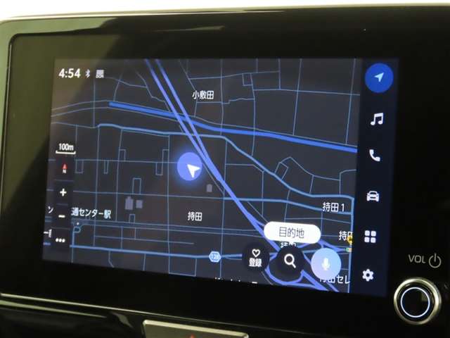 メーカー装着の８インチディスプレイオーディオを装備しております。