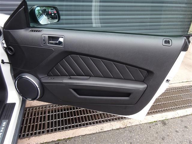 フォード マスタング V8 GT クーペ プレミアム 黒革ETCナビTV 東京都の詳細画像 その18