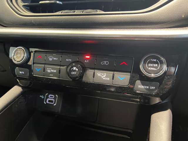 ジープ コマンダー ロンジチュード 限定車 デモカー 2.0ディゼールターボ 徳島県の詳細画像 その8