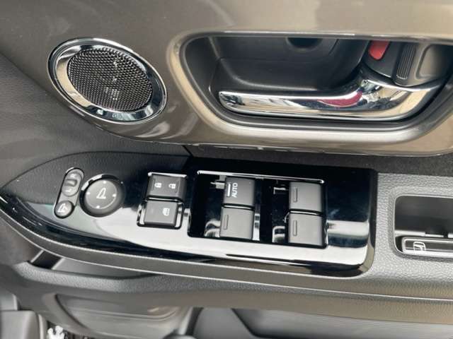 ホンダ N-BOX カスタム 660 L スタイルプラス ブラック 4WD 特別仕様車 新潟県の詳細画像 その18