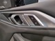 BMWの分厚いドアは、もしもの時にも搭乗者を守ってくれます。