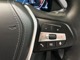 ハンドル右側についているボタン群でオーディオの操作が可能です。メーター中央に曲順等が表示されるので、運転中でも安全に、簡単に操作できます。
