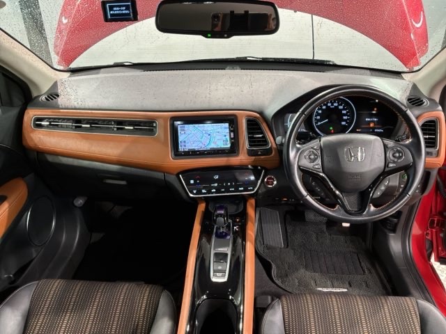 �g���₷�����C�A�E�g�̃_�b�V���{�[�h���ӂł��B�I�[�g�G�A�R���⏬������ȂǊ��������������ڂł��B