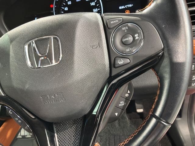 �N���[�Y�R���g���[���𑕔����Ă��܂��B�������H�Ȃǂň��̑��x�ő����Ă����̂ŉ^�]���y�ł���I���x��ݒ�ł��܂��̂ŁA�X�s�[�h�̏o�������ɂ����ӂł��܂��B