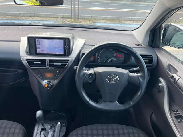 2009 Toyota iQ – thumbnail 24