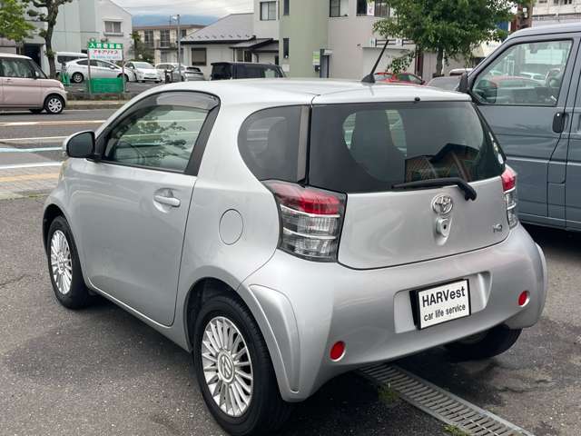 2009 Toyota iQ – thumbnail 32