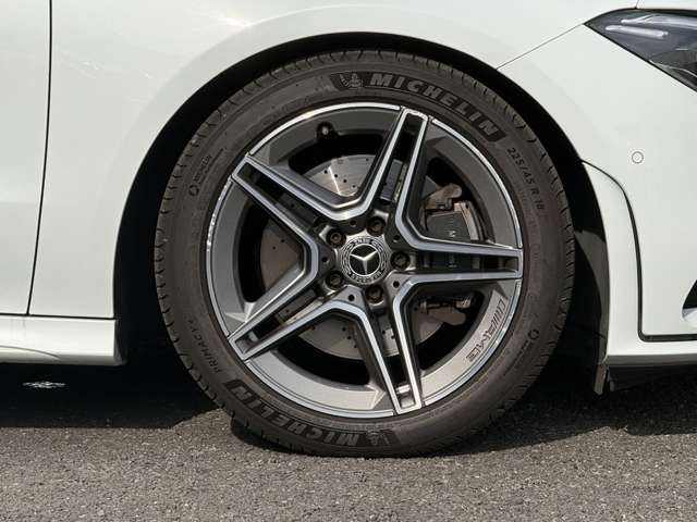 時間や距離的な都合で実車をご覧になれないお客様、ご安心下さい。私共がお客様の目の代わりとなって、お車を確認させて頂きます。詳細の写真を撮影しメール等でお送りさせて頂きます。お気軽にお申し付け下さい。