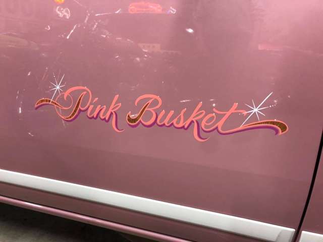 ズバリ！！ショーネームはPINK BASKET×CANBUS＝'PINK BUSKET''両サイドドアに大きな証が！