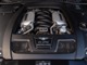 6.75L大排気量V8ガソリンエンジン2基のターボチャージャーが組装着され出力537ps、トルクは106.8kg-mを発揮（カタログ値）