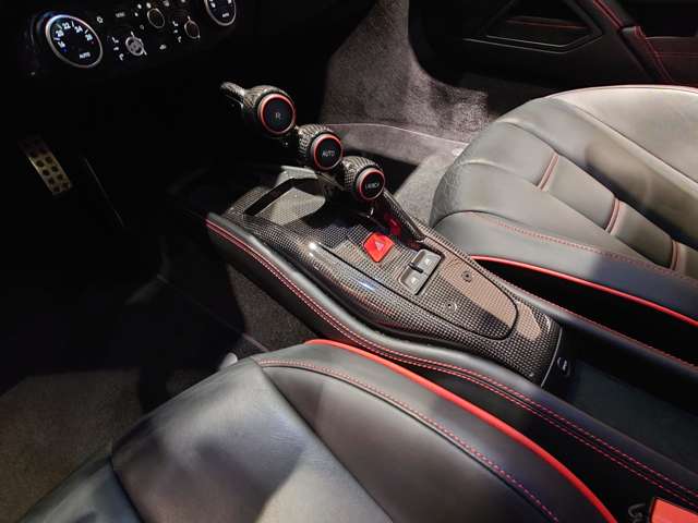 フェラーリ 458イタリア F1 DCT D車 LED付カーボンステア リアカメラ 宮城県の詳細画像 その16