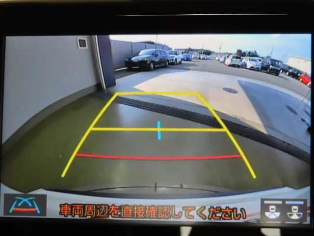 バックガイドモニターで、後方を確認しながら安心して駐車することができます。運転初心者も熟練者も必須の機能ですよ！