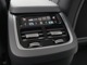 4ゾーン・フルオートマチック・エアコンディショナーにより、前両席および後席左右でそれぞれ個別に温度設定することができます。シートヒーターはフロントシートだけでなく2列目シートにも装備されています。