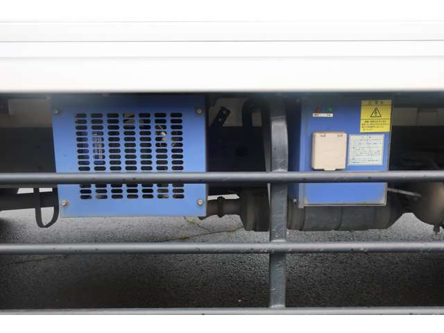 日野自動車 レンジャー 8tワイド 冷蔵冷凍車 鹿児島県の詳細画像 その14