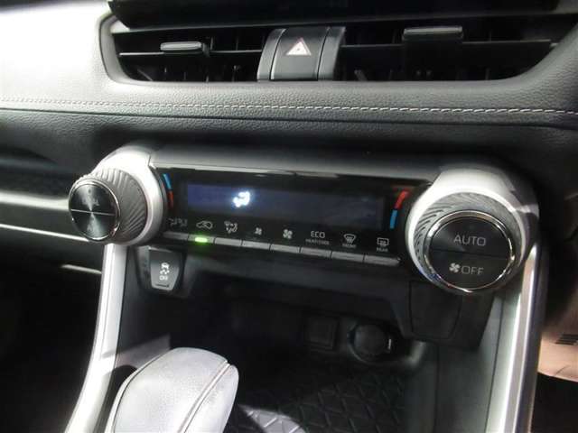 ◆◆◆「オートエアコン」装備！！！ 車内温度を快適な状態に保てます。